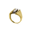KatNr 864   Gelbgold-Ring mit drei Brillanten.