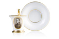 KatNr 744 "Porträttasse "Friedrich August, Herzog von Sachsen, Mitregent von König Anton dem Gütigen". Meissen. 1820er Jahre.