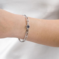 KatNr 834 Weißgold-Armband mit Saphir und Brillant-Blüte.