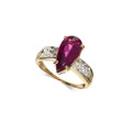 KatNr 899   Gelbgold-Ring mit Rubellit in Tropfenform und Brillanten.