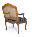 KatNr 711 Großer Louis XV-Fauteuil "à la reine". Wohl Frankreich. Mitte 18. Jh.