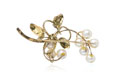 KatNr 677 Florale Perlenbrosche in Traubenform.