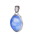 KatNr 595 Collieranhänger mit venezianischer Kamee in blauem Murano-Glas. Italien.