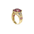 KatNr 606&nbsp;&nbsp; Gelbgold-Ring mit Rubellit-Solitär (ca. 4,4 ct.). John C. Rinker, USA.