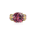 KatNr 606 Gelbgold-Ring mit Rubellit-Solitär (ca. 4,4 ct.). John C. Rinker, USA.