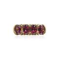 KatNr 627 Gelbgold-Ring mit breitem Rhodolitband. Italien.