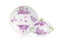 KatNr 542 Suppenschale und Présentoir mit Galanten Szenen. Meissen. Um 1750.