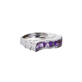 KatNr 802 Hoch aufgebauter Weißgold-Ring mit Amethystband. Napoli, Italien.