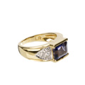 KatNr 794 Gelbgold-Ring mit Iolith-Solitär (ca. 1,7 ct)