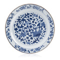 KatNr 692&nbsp;&nbsp; Teller aus der Sammlung August des Starken. China. Jingdezhen. Kangxi. Vor 1721.