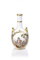 KatNr 856 Balusterhenkelvase mit Bataille-Szenen. KPM Berlin. Ende 19th cent.