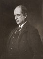 KatNr 772 Theodor Kirsten (zugeschr.), Acht Werk- bzw. Porträtfotografien von Werken Leon Pohles, Eduard Leonhardis u.a. Wohl late 19th cent.