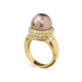 KatNr 930   Opulenter Gelbgoldring mit Tahiti-Perle.