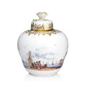 KatNr 602 Teedose mit Kauffahrteiszene. Christian Friedrich Herold (zugeschr. / in der Art von), Meissen. Mid 18th cent.