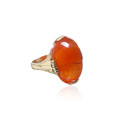 KatNr 671&nbsp;&nbsp; Goldring mit großem Karneol-Cabochon.