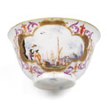 KatNr 603 Cup with chinoiseries. Johann Gregorius Höroldt (attributed) for Meissen. About 1723- 1739.