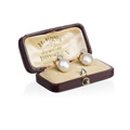 KatNr 640&nbsp;&nbsp; A pair of natural pearl and diamond earrings. Probably jeweller H. V. Voges, Dresden. Around 1920.