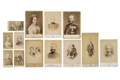 KatNr 501&nbsp;&nbsp;  13 Porträts, überwiegend von Mitgliedern des sächsischen Königshauses. 1866 – um 1900.