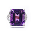 KatNr 608 Gelbgold- und Weißgoldring mit Amethyst-Solitär im Smaragd-Schliff.
