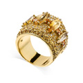 KatNr 605&nbsp;&nbsp; Extravaganter Gelbgold-Ring mit Citrinen im Navetteschliff. Evtl. Robert Guild, USA.