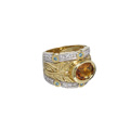 KatNr 816&nbsp;&nbsp; Bandring mit floralem Motiv und zentralem Madeira-Citrin.