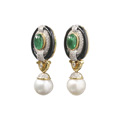 KatNr 752 Exceptional Emerald, Diamond and Onyx Necklace and Earrings.